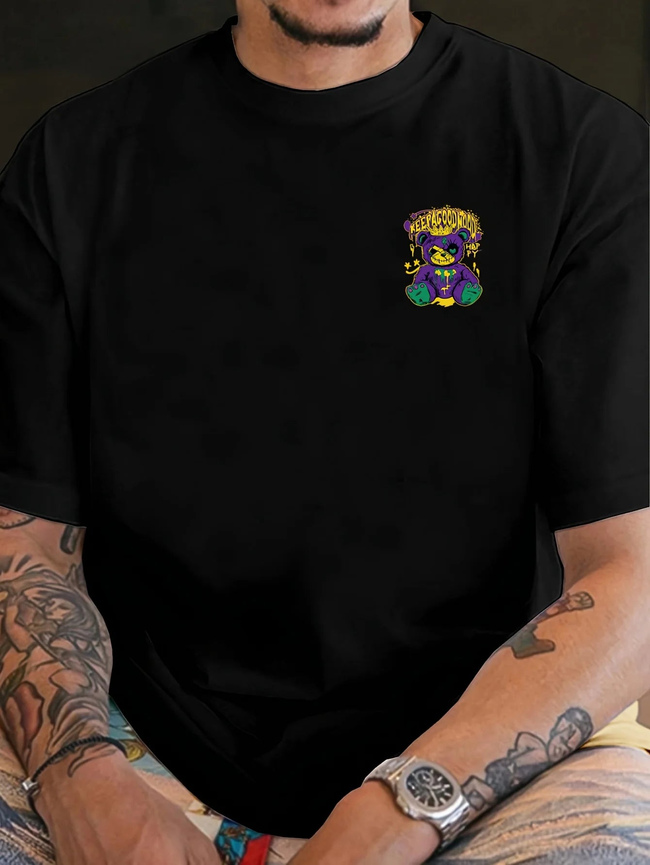 Men's Graffiti Bear Printed Comfortable and Breathable Round Neck T-shirt